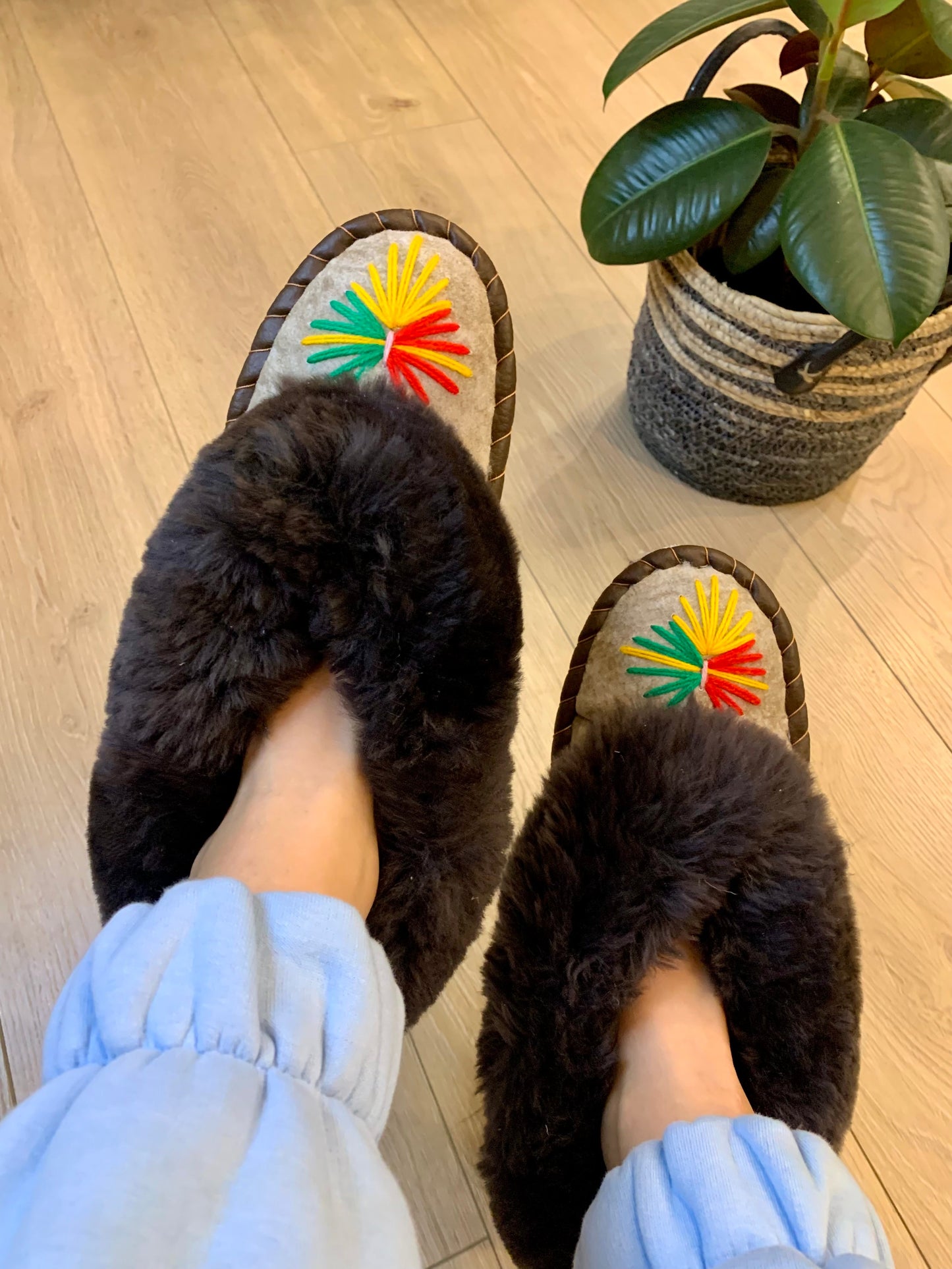 Sheep 🐑 Fur Slippers Dark Brown Fur - Pinstripe