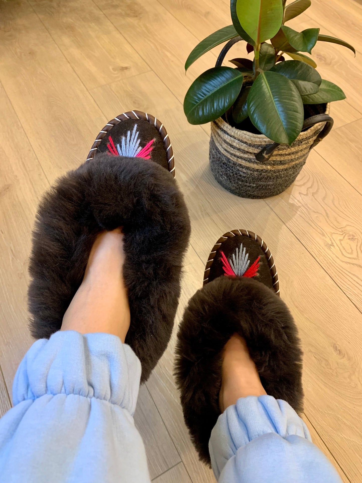 Sheep 🐑 Fur Slippers Dark Brown Fur - Pinstripe