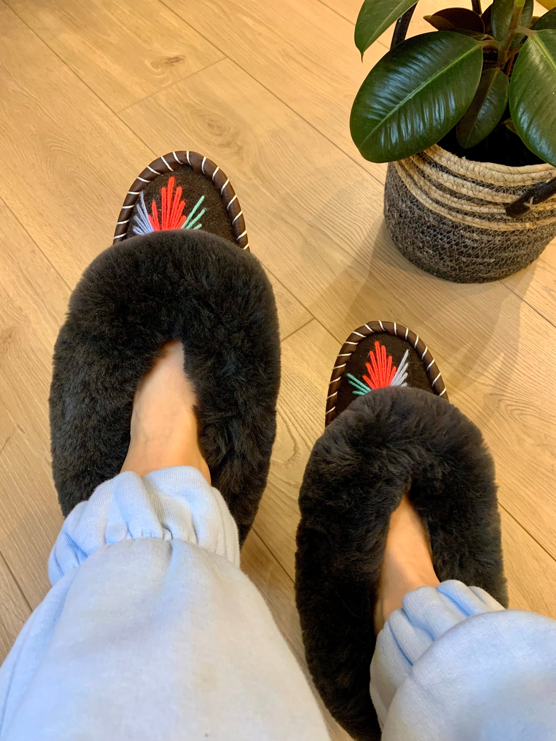 Sheep 🐑 Fur Slippers In Dark Fur - Pinstripe